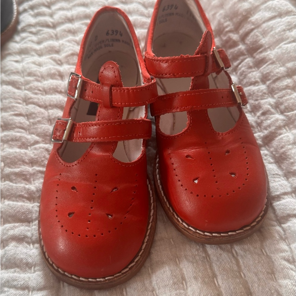Vibrant Red Dress Shoes with Classic Design